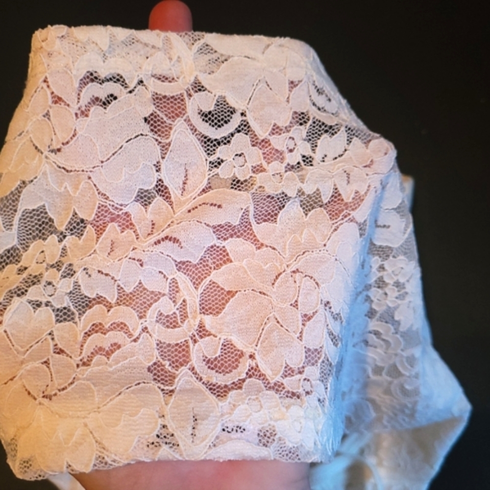 🛍️ ARDENE - White Lace Floral Crop Top BNWOT - Picture 5 of 7